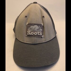 Roots Canada Hat, Excellent preowned condition